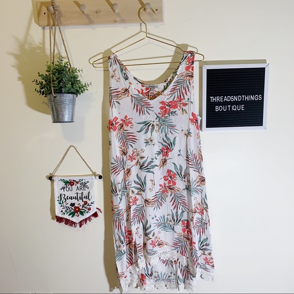 threadsndthings Dresses & Skirts - Floral Sleeveless Dress with Lace Trim